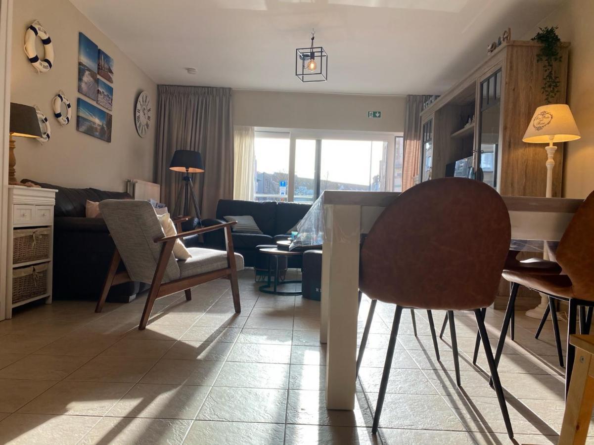 Des Ambassadeurs Daire Blankenberge Dış mekan fotoğraf