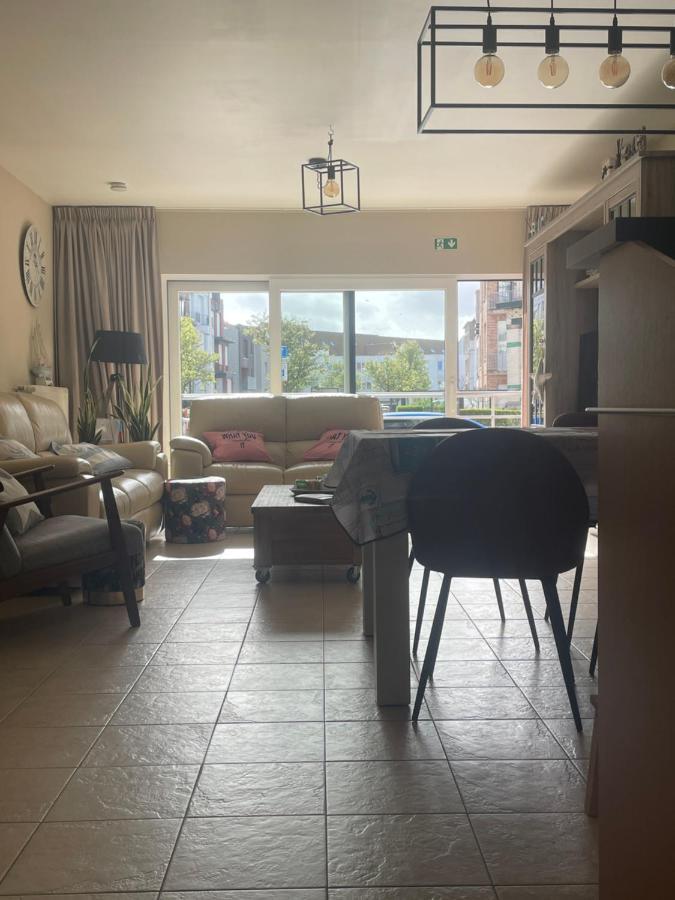 Des Ambassadeurs Daire Blankenberge Dış mekan fotoğraf